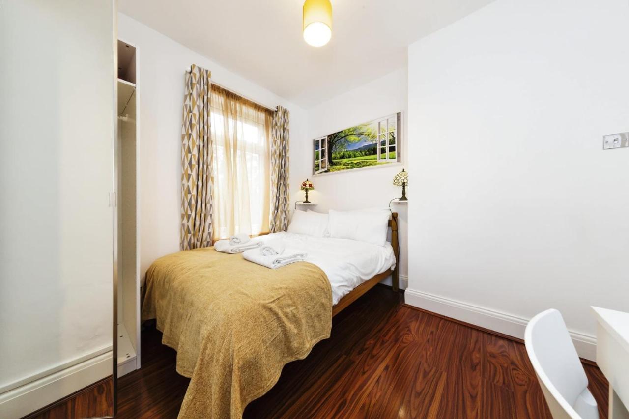 Your Chic 3Br Home Comfort And Style In Лондон Екстер'єр фото