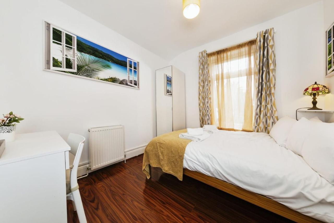 Your Chic 3Br Home Comfort And Style In Лондон Екстер'єр фото