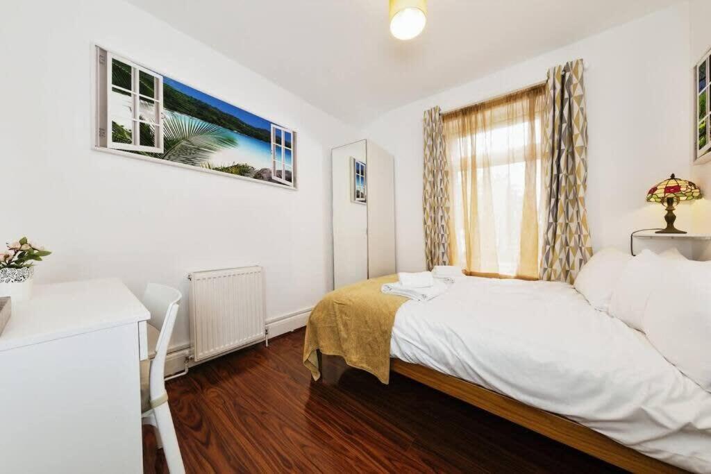 Your Chic 3Br Home Comfort And Style In Лондон Екстер'єр фото