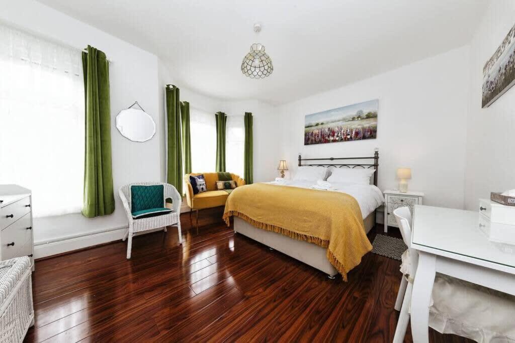 Your Chic 3Br Home Comfort And Style In Лондон Екстер'єр фото